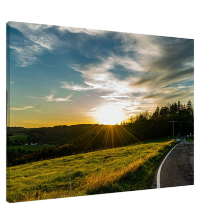 Kunstdruck auf Leinwand - Sonnenuntergang im Westerwald 70x100 cm / 28x40″ – Kunstdruck auf Leinwand mit Holzkeilrahmen