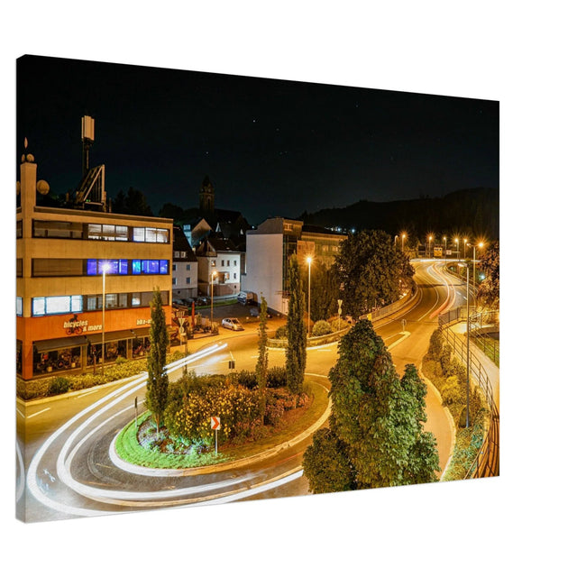 Stimmungsvolle Wandkunst für stilvolle Räume. Leinwand  - Betzdorf bei Nacht  70x100 cm: zeitlos und harmonisch. Schlicht, elegant und wirkungsvoll.