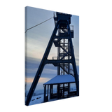 Stimmungsvolle Wandkunst für stilvolle Räume. Leinwanddruck - Kunstdruck auf Leinwand Babara Turm im Winter: zeitlos und harmonisch. Schlicht, elegant und wirkungsvoll.