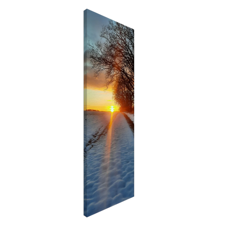 Dekoration mit Charakter. Abendrot Vor Einer Malerischen Landschaft – Hochwertiger Leinwanddruck: für stilvolle Raumgestaltung. Schlicht, elegant und wirkungsvoll.