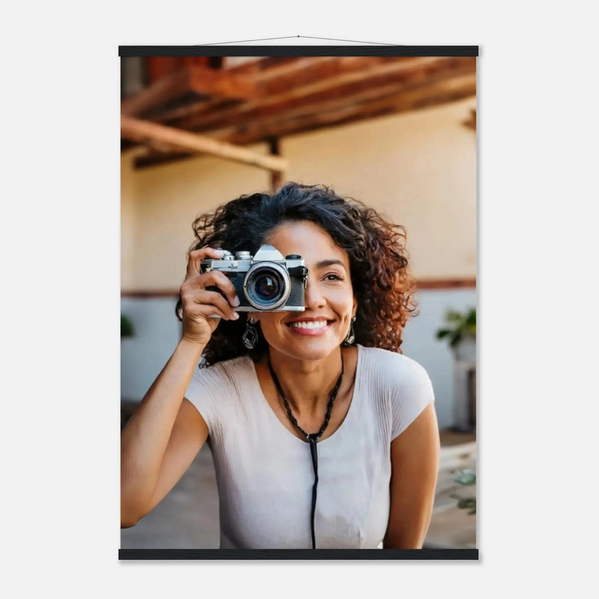 Personalisierbares Poster mit Aufhängern – Minimalistische Holzleisten für Vintage-Charme – Wandbild auf Holz mit individuell gewähltem Motiv