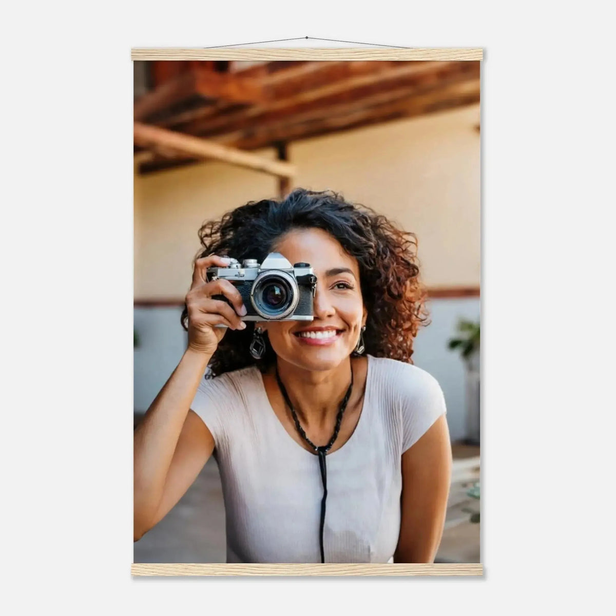Personalisierbares Poster mit Aufhängern – Minimalistische Holzleisten für Vintage-Charme – Wandbild auf Holz mit individuell gewähltem Motiv