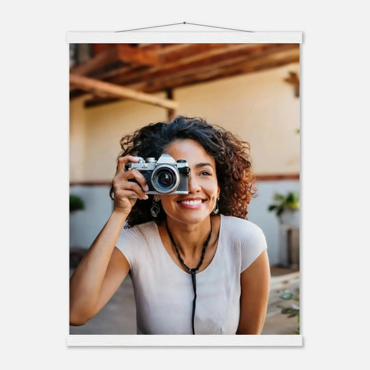 Dekoration mit Charakter. Personalisierbares  mit Aufhängern – Minimalistische Holzleisten für Vintage-Charme: zeitlos und harmonisch. Schlicht, elegant und wirkungsvoll.
